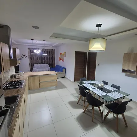 La Court In Marsascala * 马尔萨斯卡拉