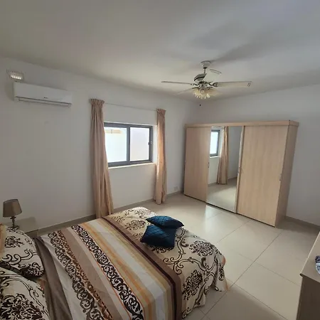 דירה Antida Holiday Apartment *