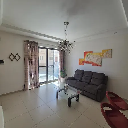 Antida Holiday Apartment דירה